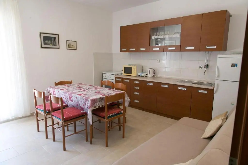 Apartments Ivica - 150m from sea