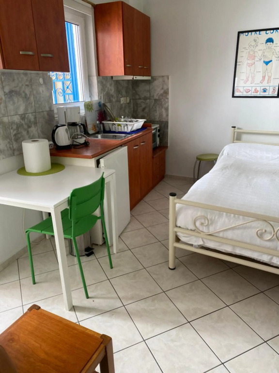 Chantzara Maria ,for 5, family apart 50 sqm.2 studios, balconies sea view 40 m. harbor , heart city, flats to let