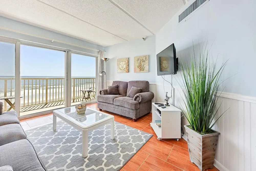 Jacksonville Beachdrifter by Distinctive Beach Rentals
