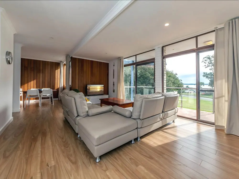 Villa Ellisa, Unit 4/10 Columbia Close