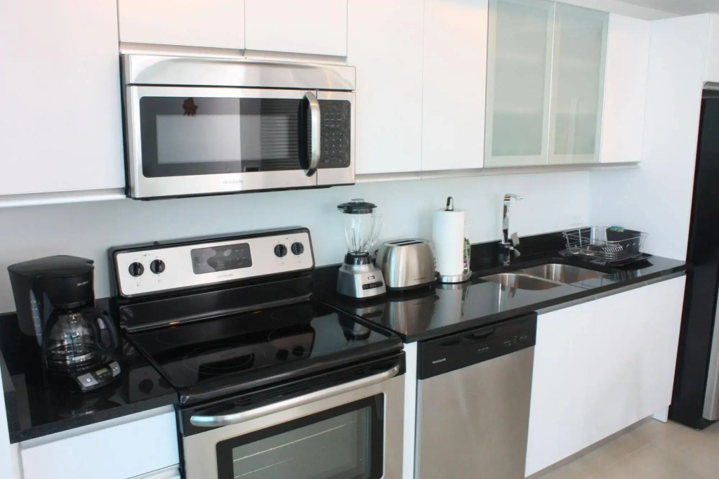 Dharma Home Suites Miami Beach at Monte Carlo