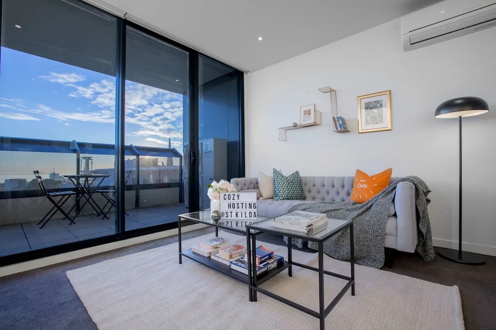 107light Filled Cozy Apt in the Heart of St Kilda