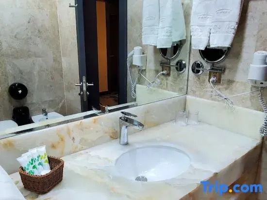 Petra Moon Luxury Hotel