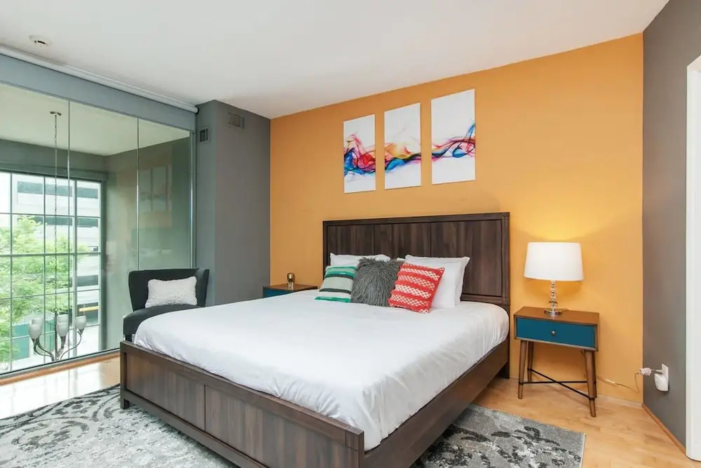 Beautiful 2br/2.5ba Apt in Little Italy by Domio