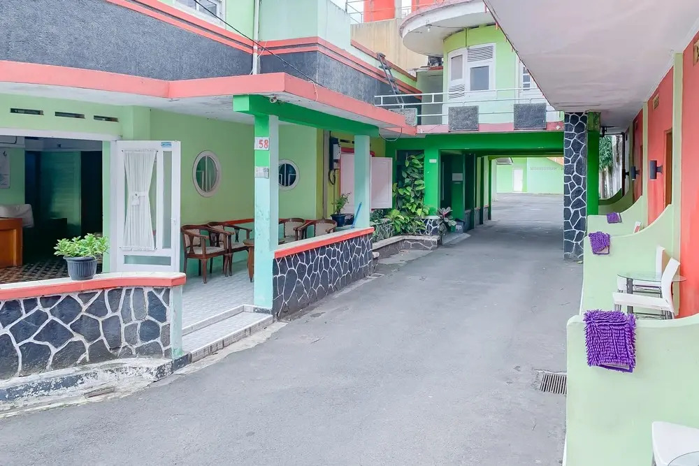 Urbanview Hotel Syariah near UPI Sumedang