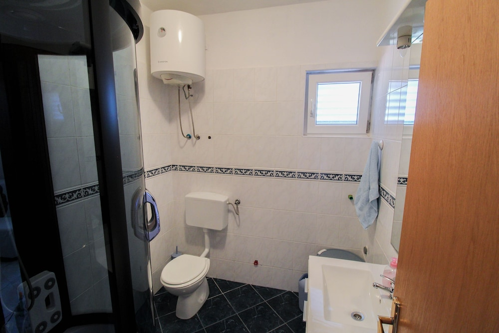 Apartments Mladen