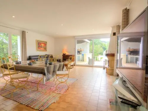 Holiday Home l'Oursinade