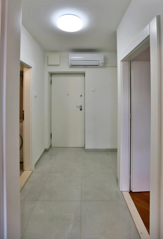 Novi studio apartman Emda u centru Splita, private parking