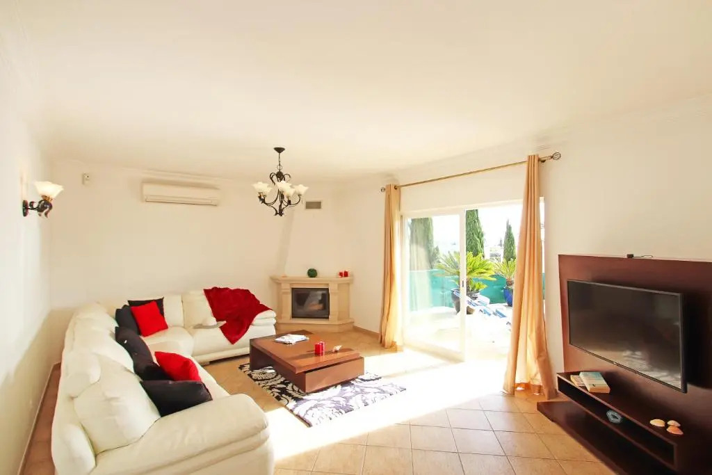 Villa Saint Thomas - Moradia tranquila com piscina aquecível em Carvoeiro