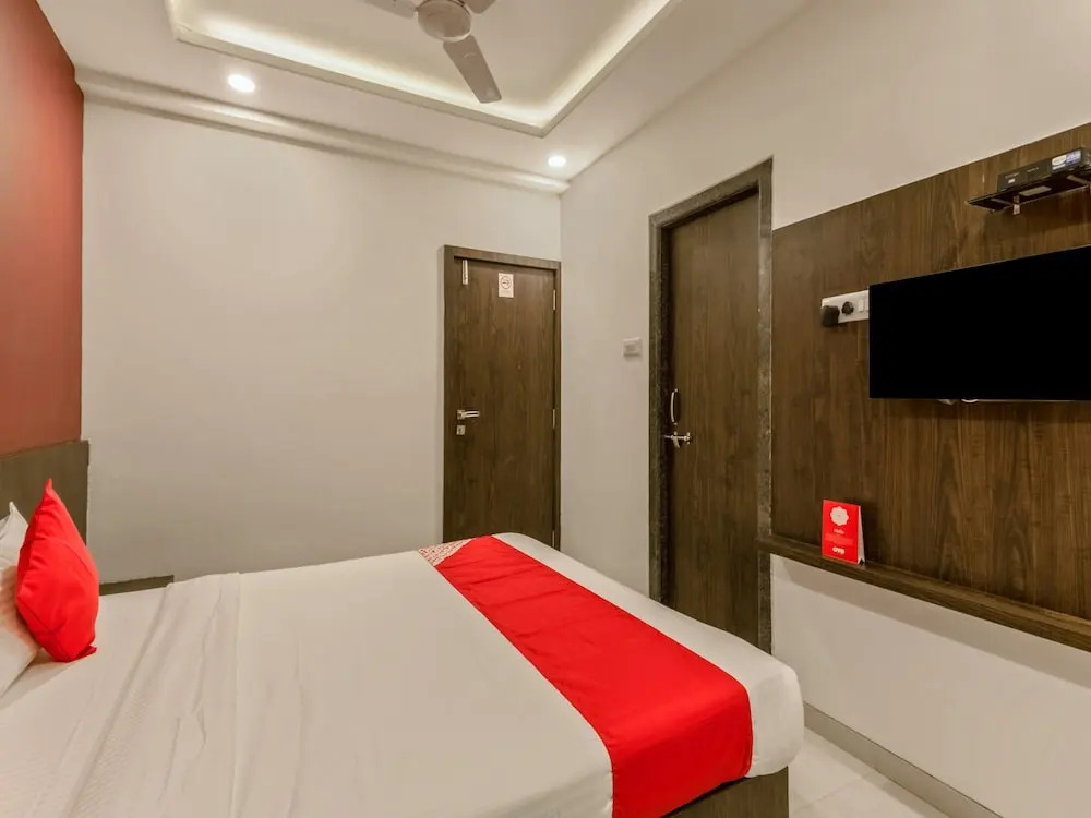 OYO 19196 Shree Sai Niladri Residency