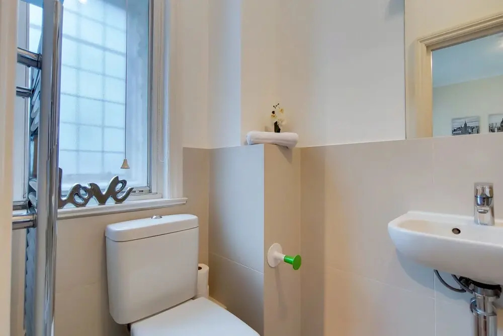 Modern 2 Bed & 2 Bath- Leicester Square
