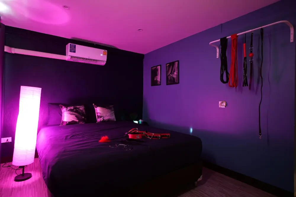 Sleep with Me Bangkok - BTS Phra Khanong
