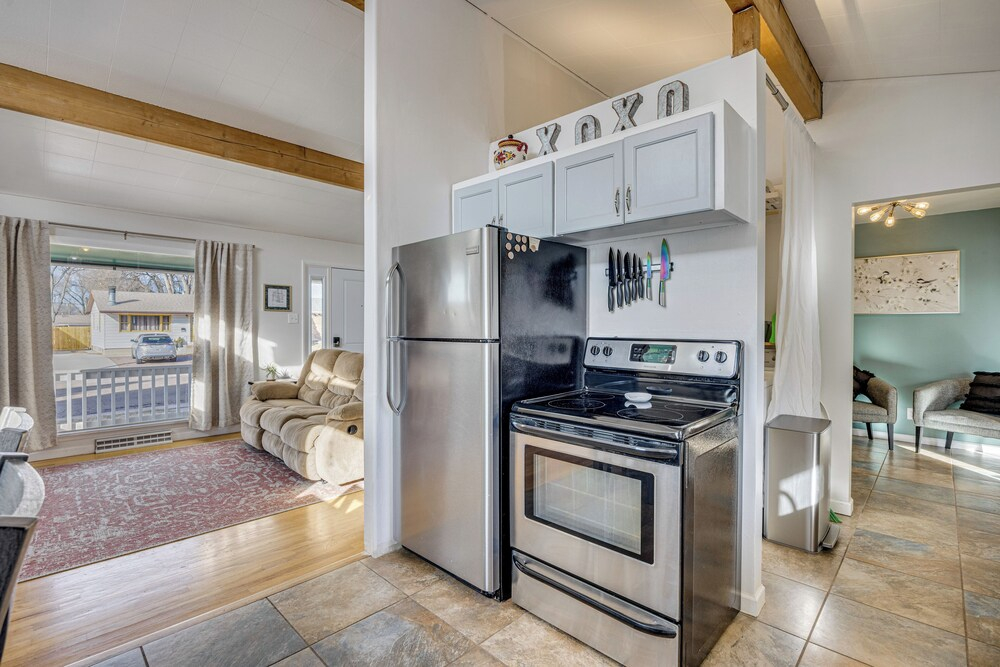 4 Mi to Riverwalk & CSU Pueblo! Home w/ Sunroom
