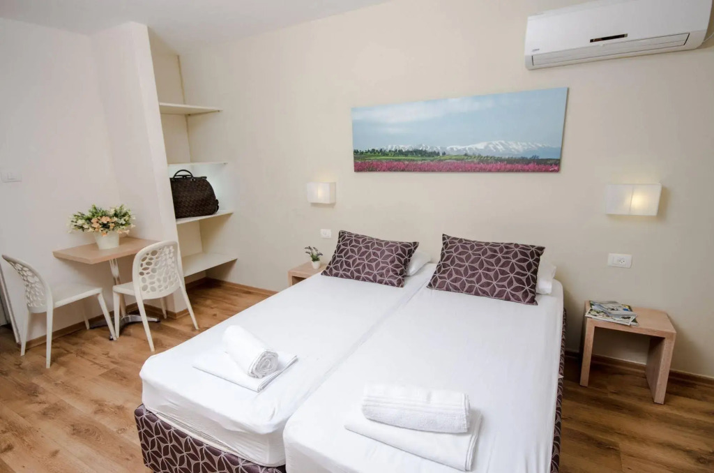 Kibbutz Malkiya Travel Hotel