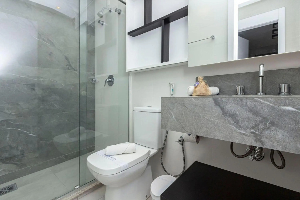 Porto Madero 204 - Apartamento a 250 metros da praia de Bombinhas - Piscina e Academia Rooftop - 6 Hospedes