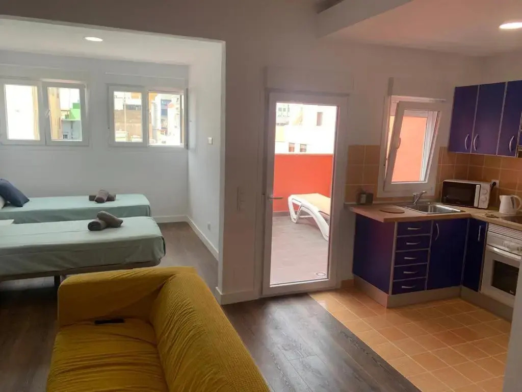 Las Canteras Ático con 28m2 de terraza Rosamar