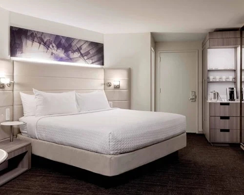 Crowne Plaza/ Stay Bridge Suites Atlanta Midtown - 5 Nights, Atlanta, USA