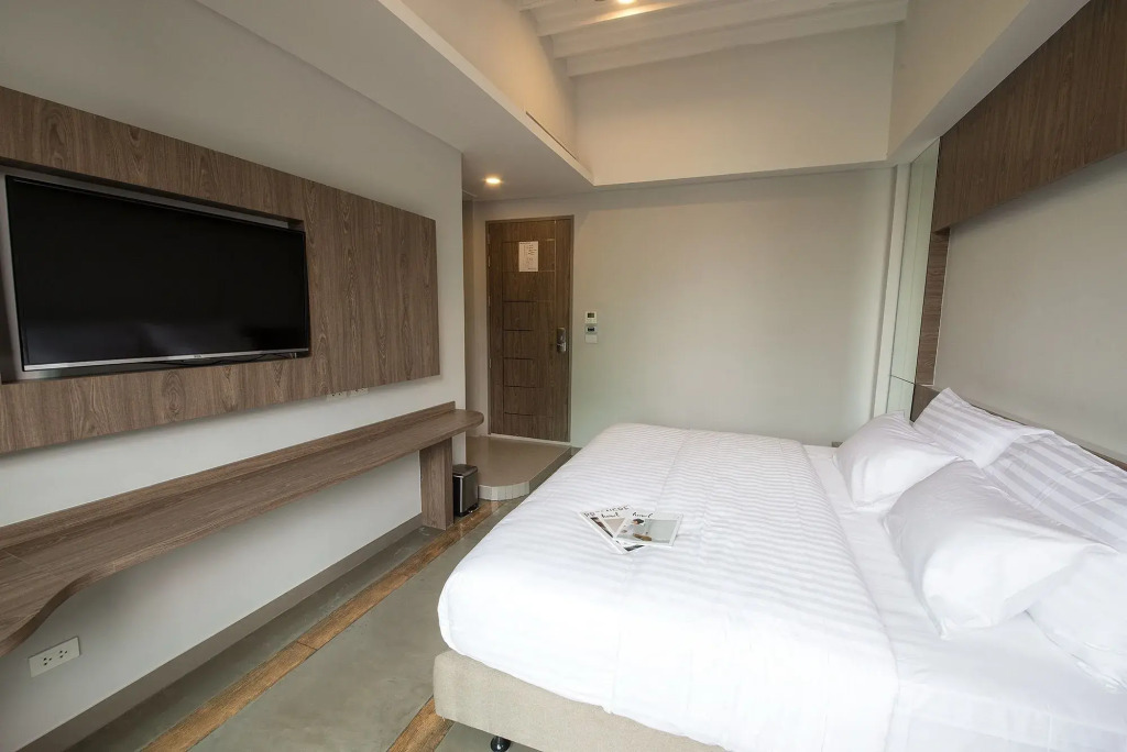 V20 Boutique Jacuzzi Hotel