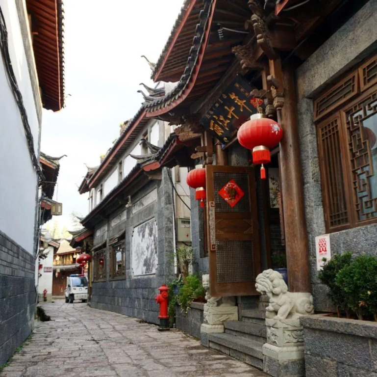 Lijiang Jinjia Cloud Window Inn