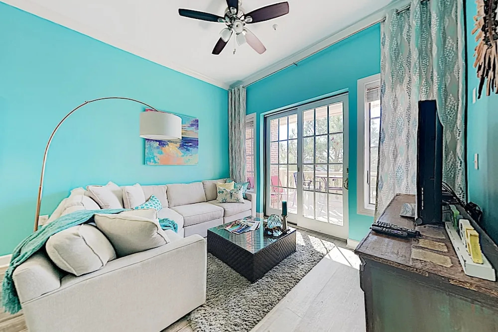The Magnolia W/ Pool & Hot Tub - Walk To The Beach 3 Bedroom Condo