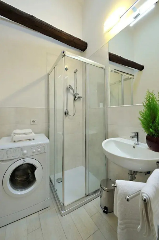 Lovely Canal View Apartment