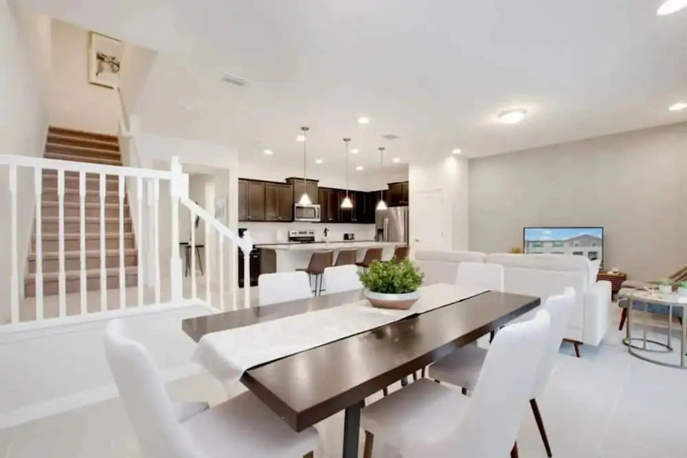 Cozy and Spacious 5BR With Pool Near Disney Parks