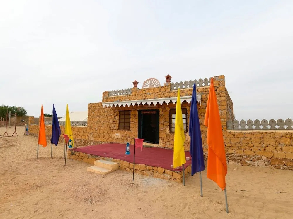 OYO 24960 Amigo Camps