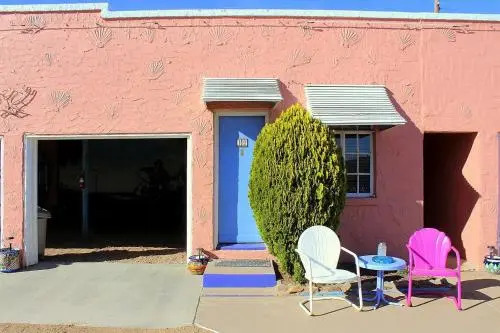 Blue Swallow Motel