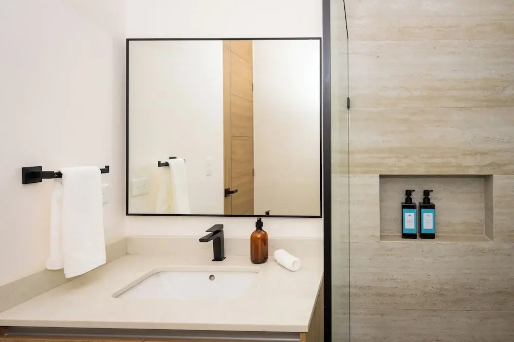 Cumbres Garden luxury apartments - By Aloja RV