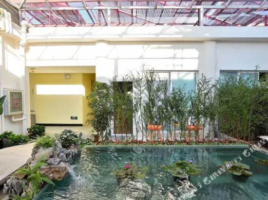 Jiangye  Chain  Garden  in  Dianchi  Resort,Kunming