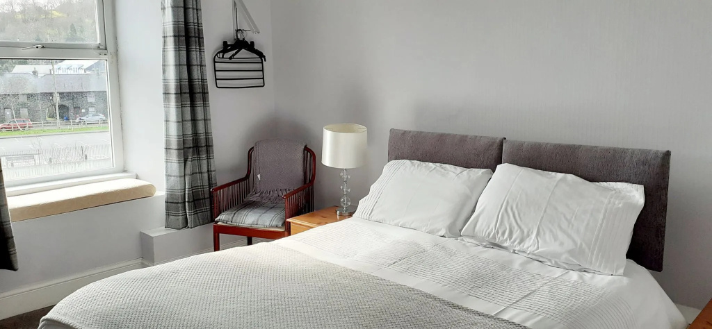 Queens Rooms