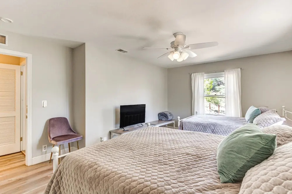 Beautiful Kernville Home w/ Game Room & Mtn Views!