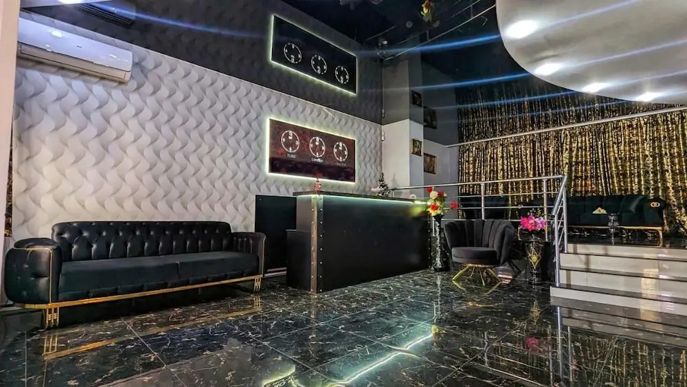 Отель House Of Deja Vu