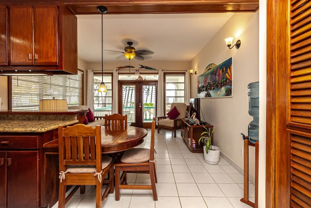 Coral Bay Villas - Lionfish Suite