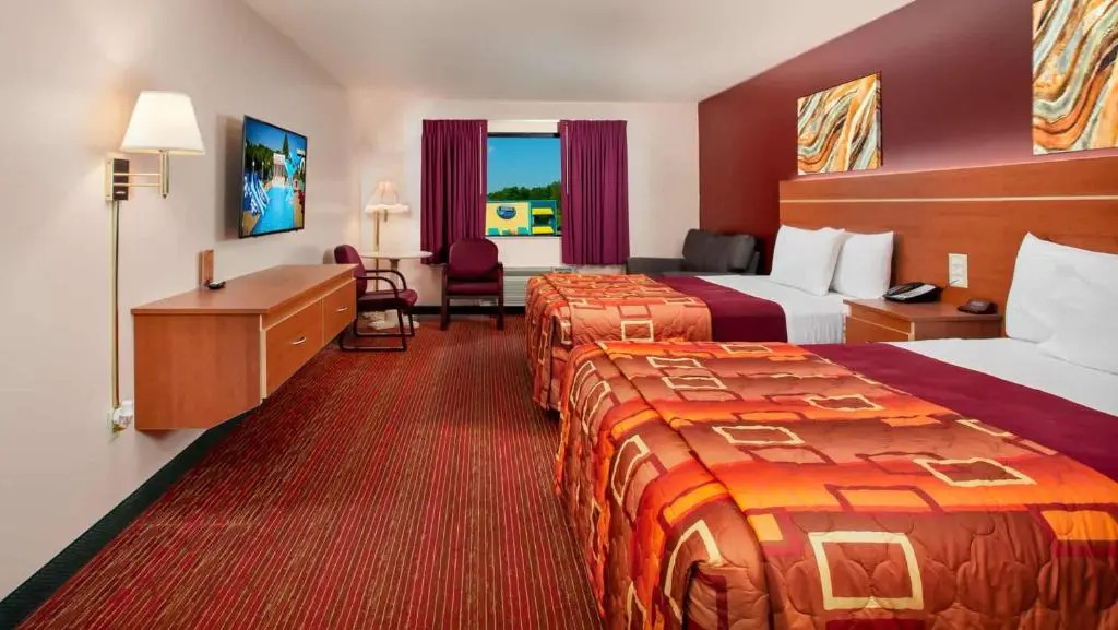 Grand Marquis Waterpark Hotel & Suites