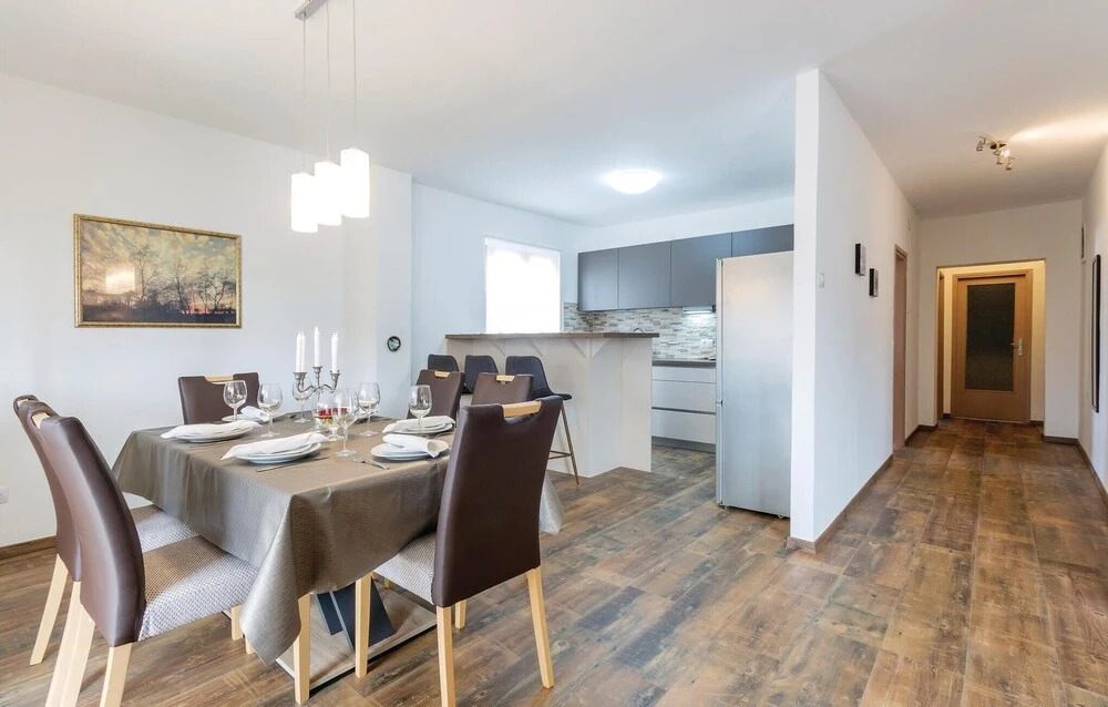 4 Bedroom Gorgeous Home In Pula