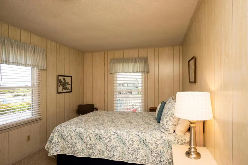 Shorebird by Oak Island Accommodations