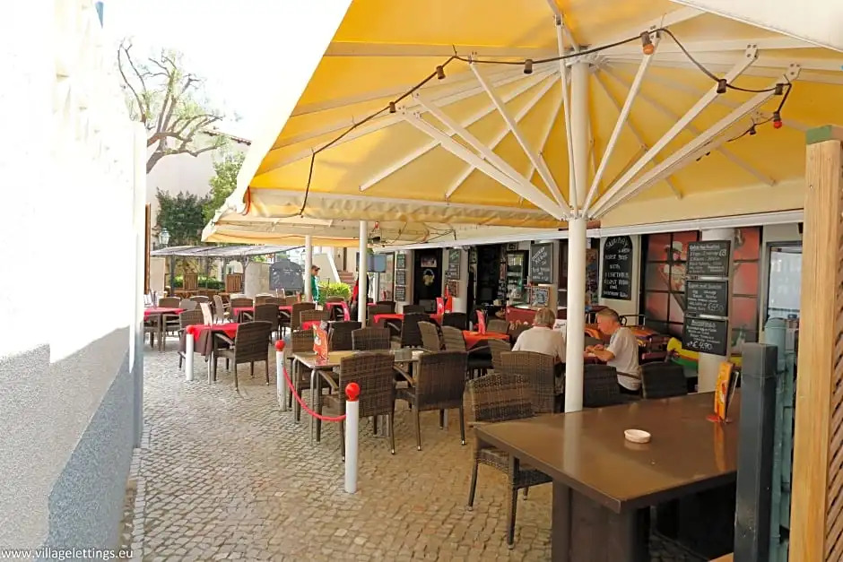 T4 Grand Townhouse Old Village