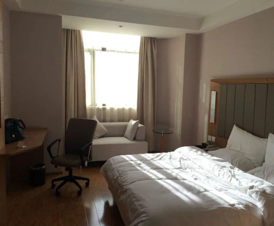 All Seasons Hotel
