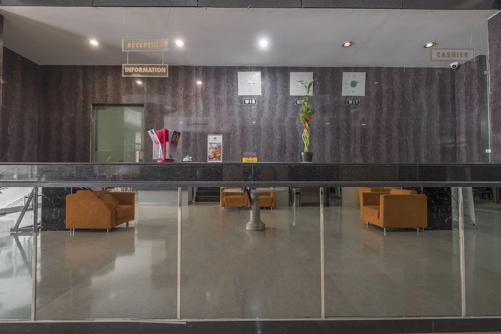 OYO 1081 Allson City Hotel Makassar
