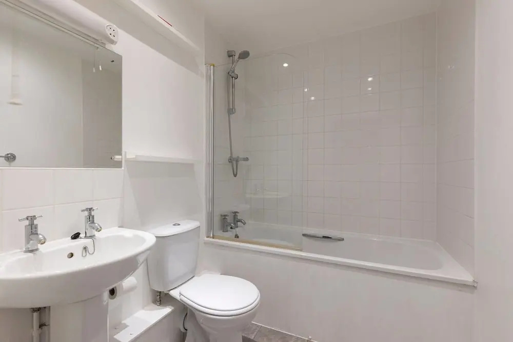 Stylish 2bed 2bath w/ Tasteful Decor & Canal Views