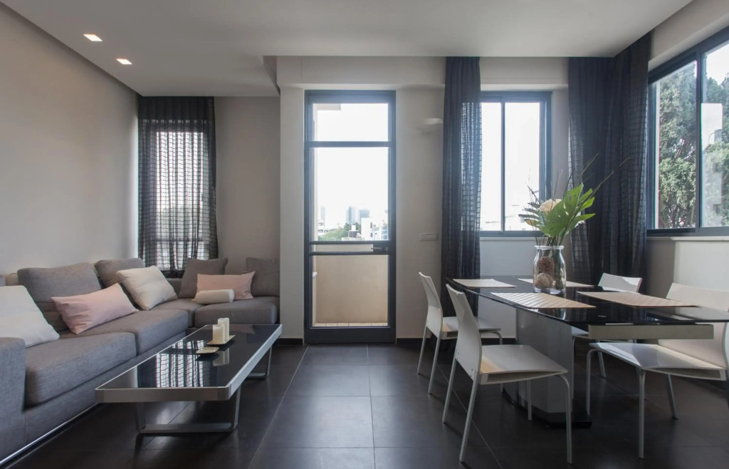 Luxury Penthouse 2 bed near Rothchild