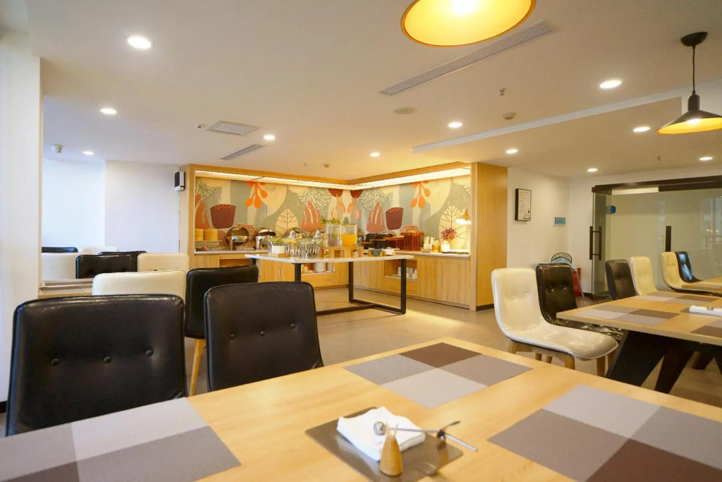 HanTing Hotel (Huaihua Hexi)