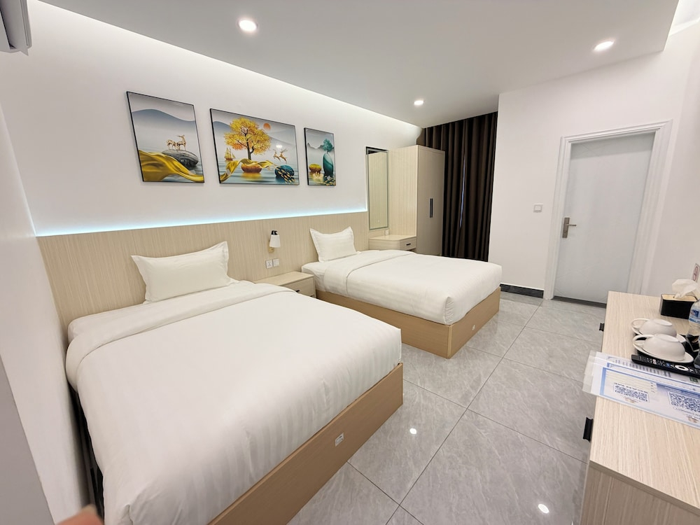 The Sky Plus Hotel