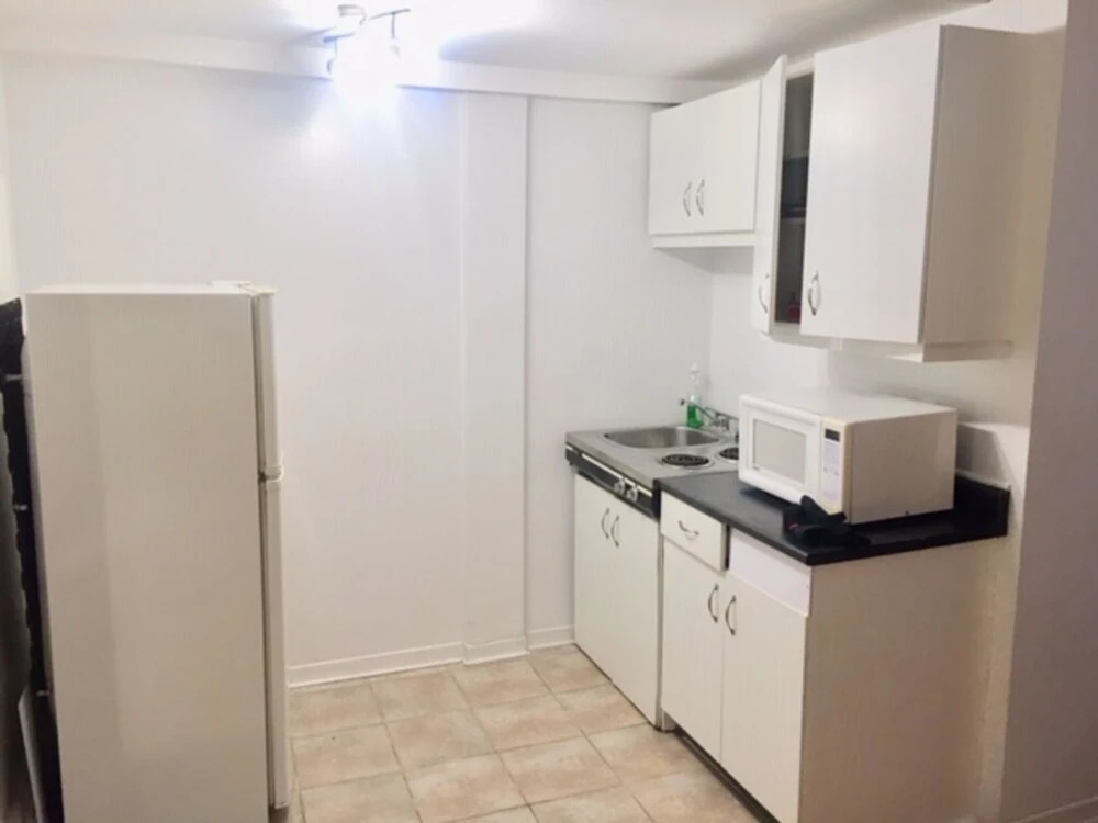 Studio Downtown - Metro Sherbrooke