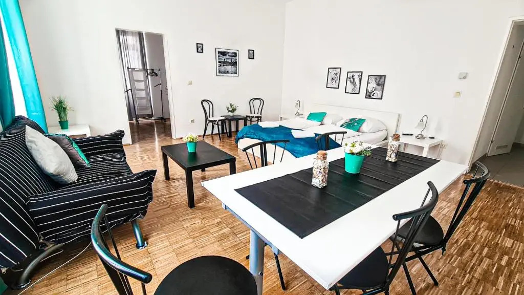 Superior 2BR Apartment - perfect for Longstays