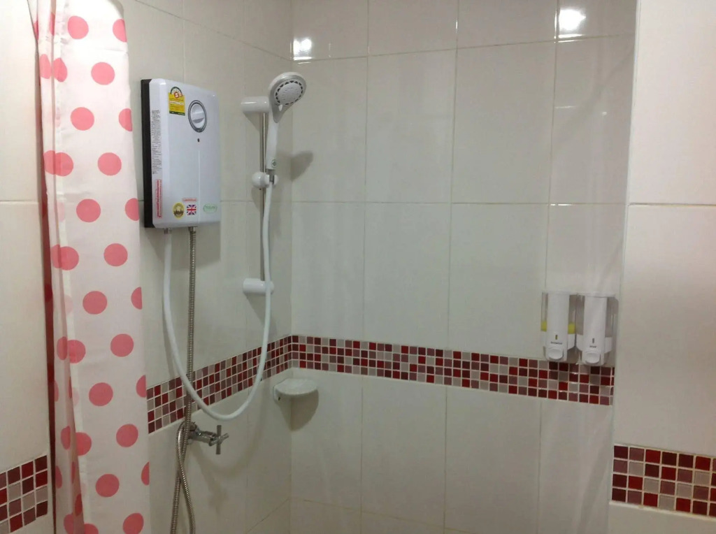 Beehive Patong Hostel
