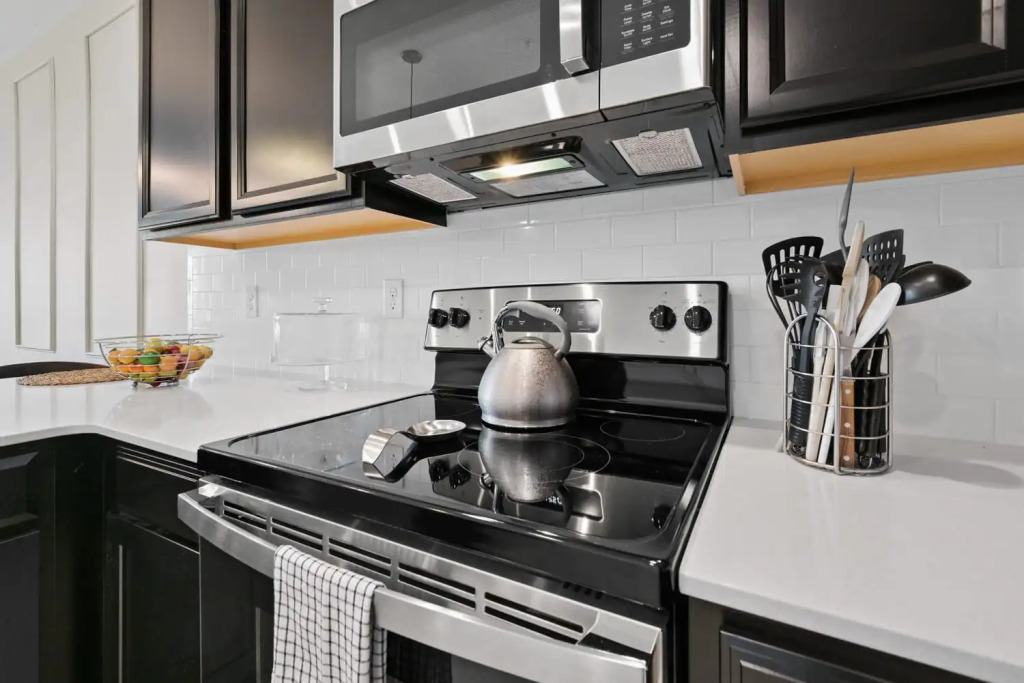 Luxury condo in resort-style area near Disney