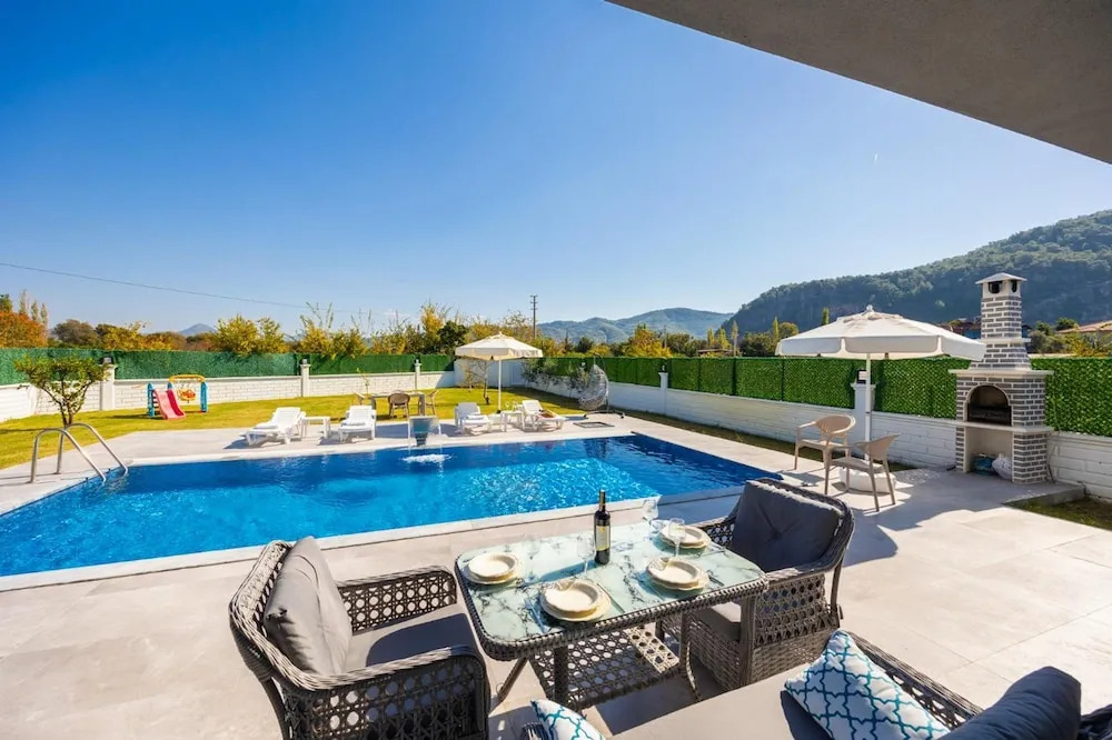 Villa Grand Yasar 4 With 4 Bedrooms and 4 Bathrooms