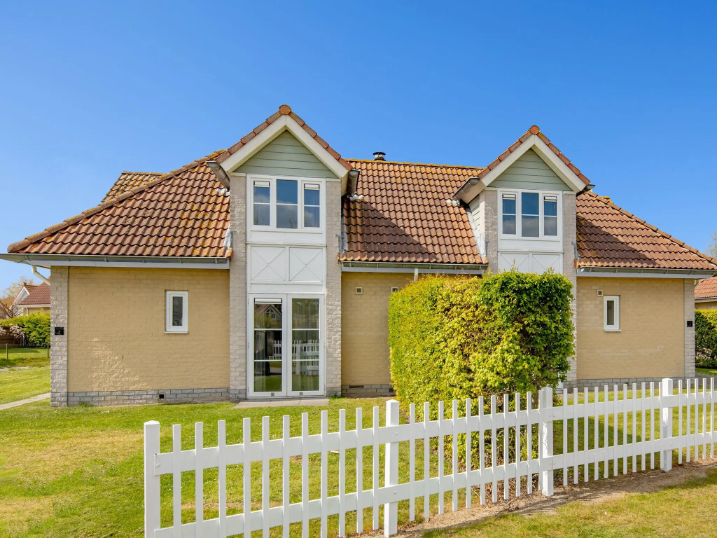 Restyled Villa With Dishwasher and Whirlpool, Near the Sea
